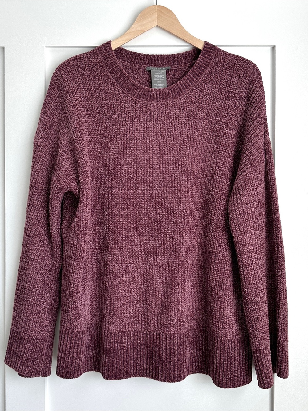 Matty M Plum Crewneck Long Sleeve Sweater Size Large Soft Cozy Relaxed Fit
